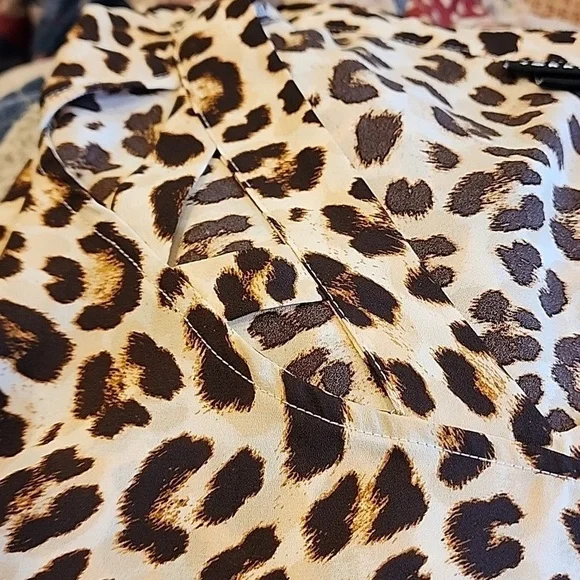 Torrid flutter sleeve animal print top 2 - Picture 8 of 8
